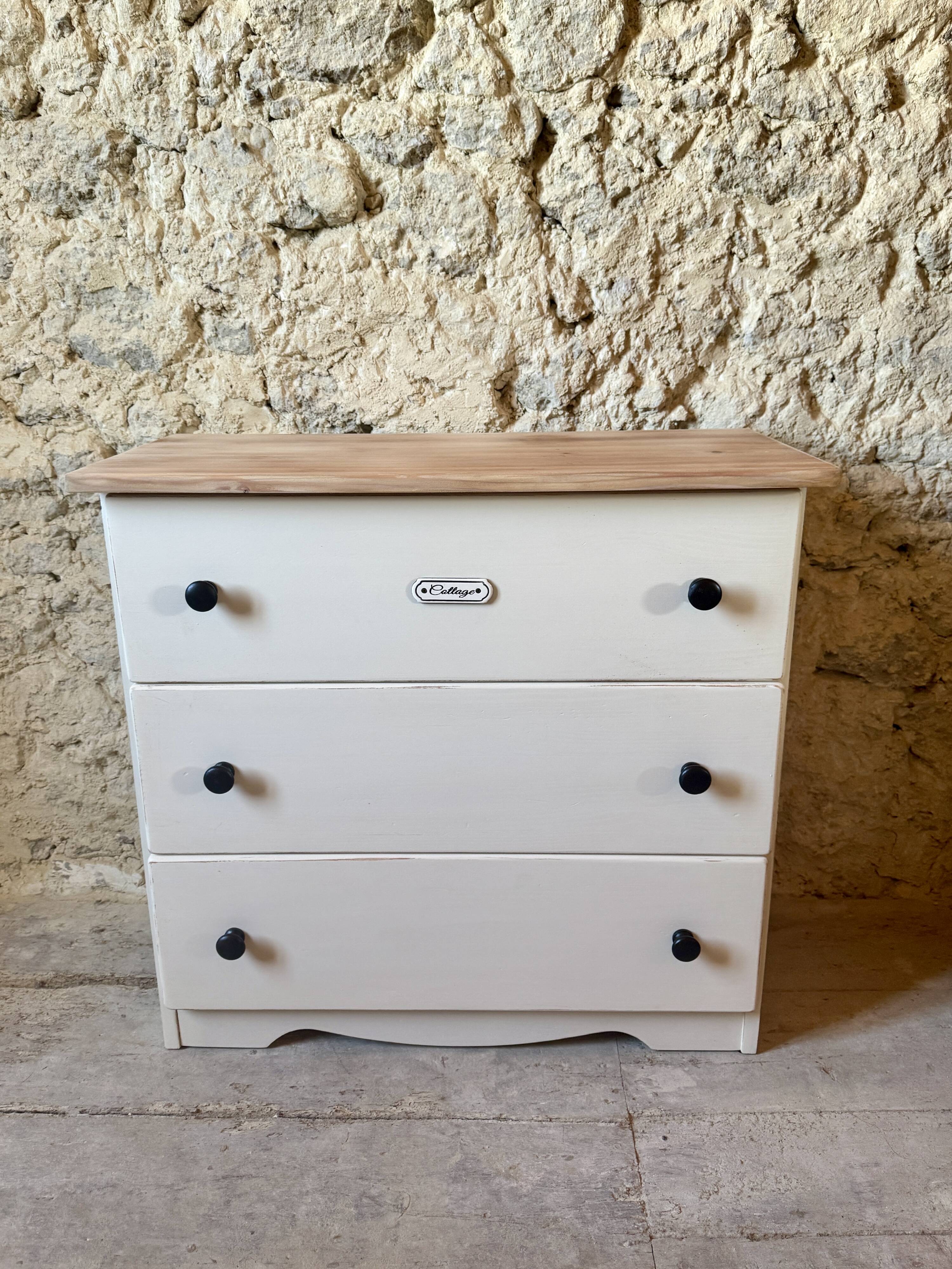 Commode en pin massif