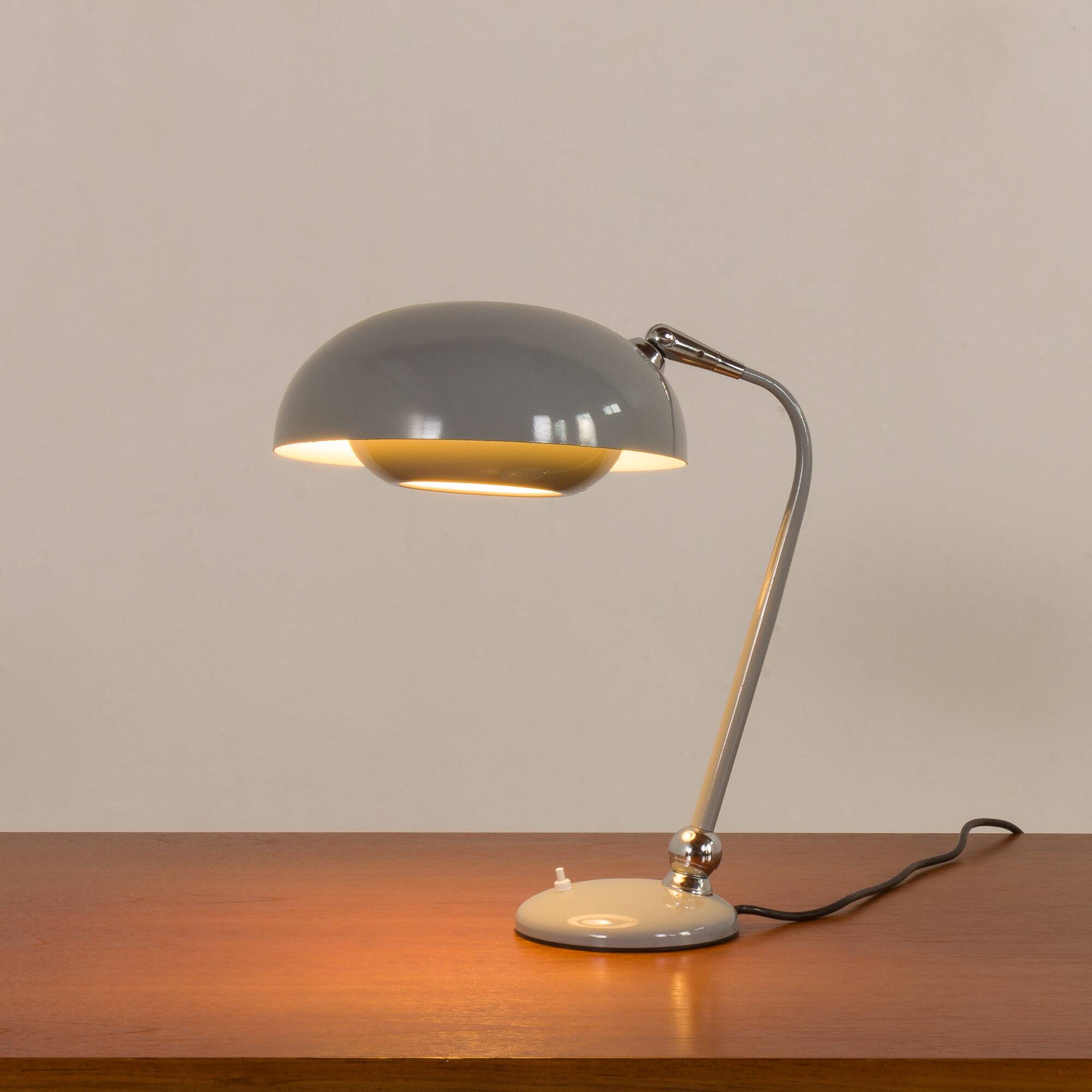 Italian mid-century desk lamp attributed to Stilnovo, 1960s
