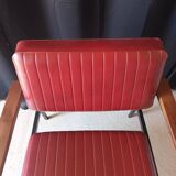Fauteuil vintage en skaï bordeaux, bois et métal noir