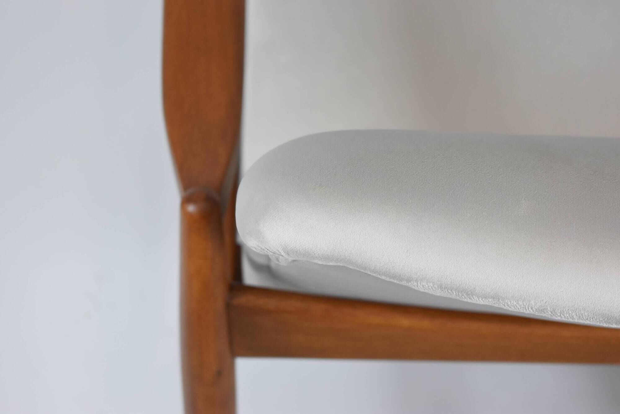 Fauteuil vintage GFM-64 de E.Homa, années 60, velours argenté gris