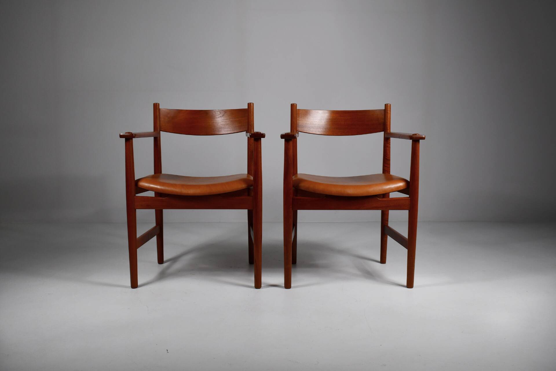 Hans Wegner CH-39 with armrests by Carl Hansen. 1962