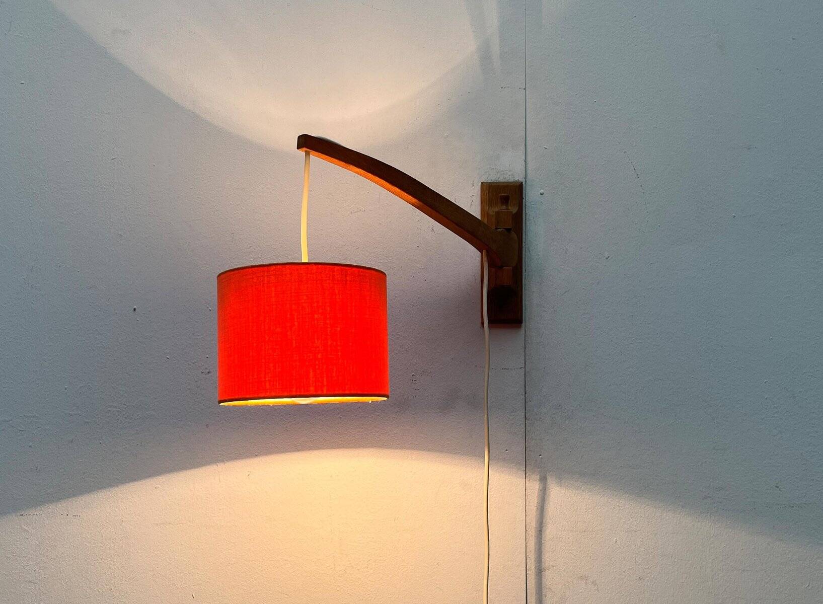 Mid-century cantilever wall lamp with a pivoting arm, 1960s.