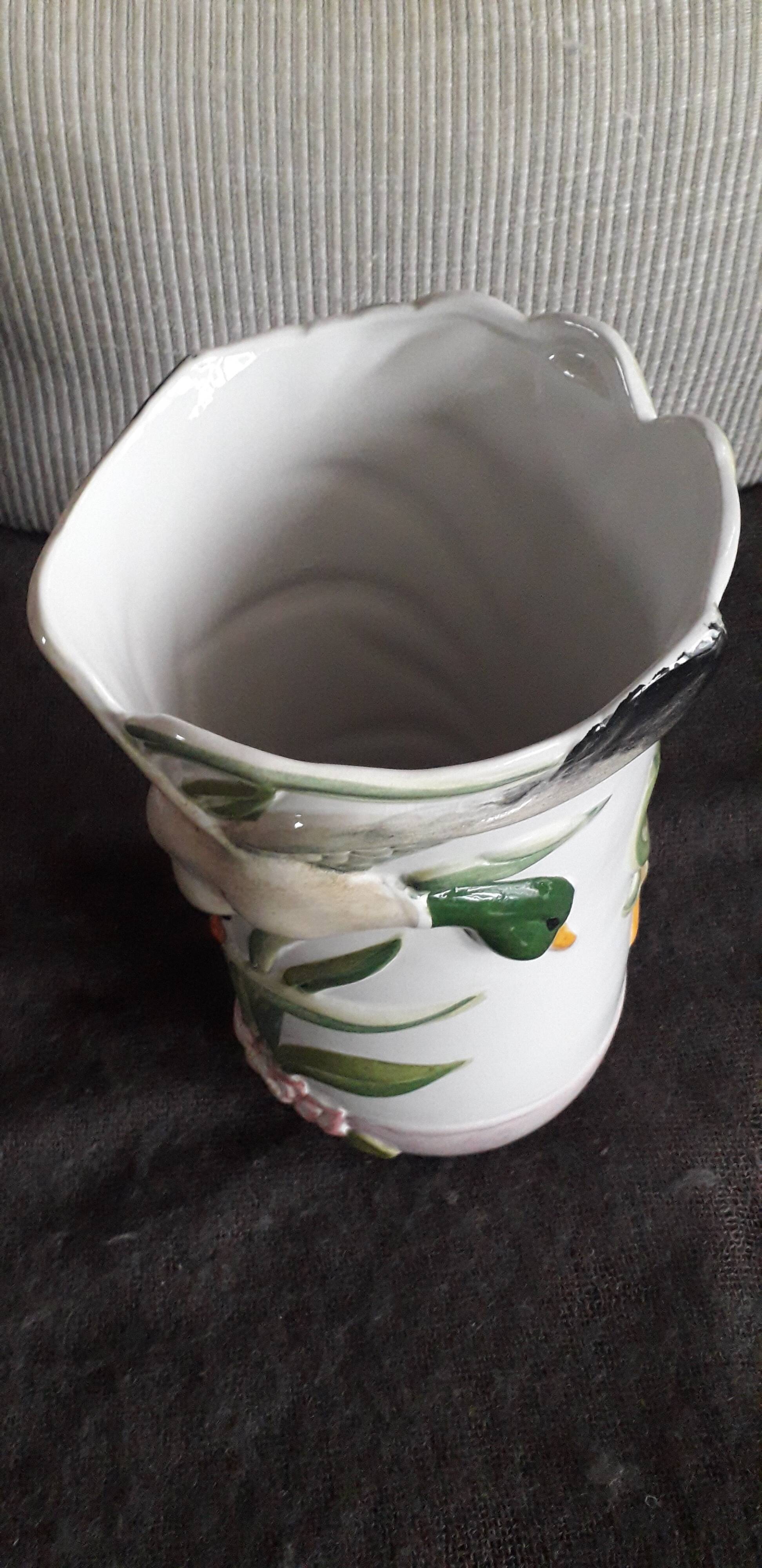 Large, very original vintage vase in slip