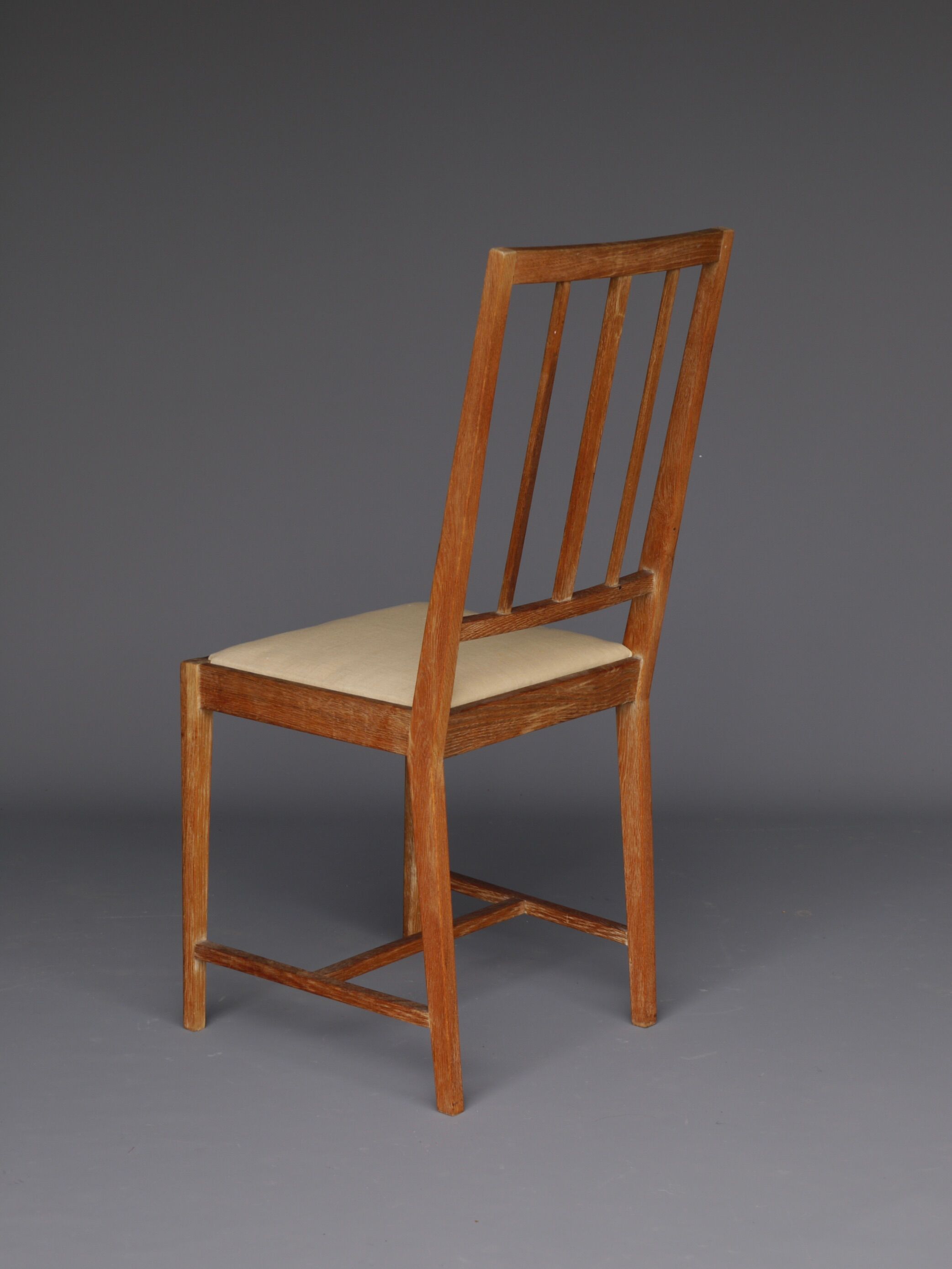 English arts & crafts oak side chair. 1930s