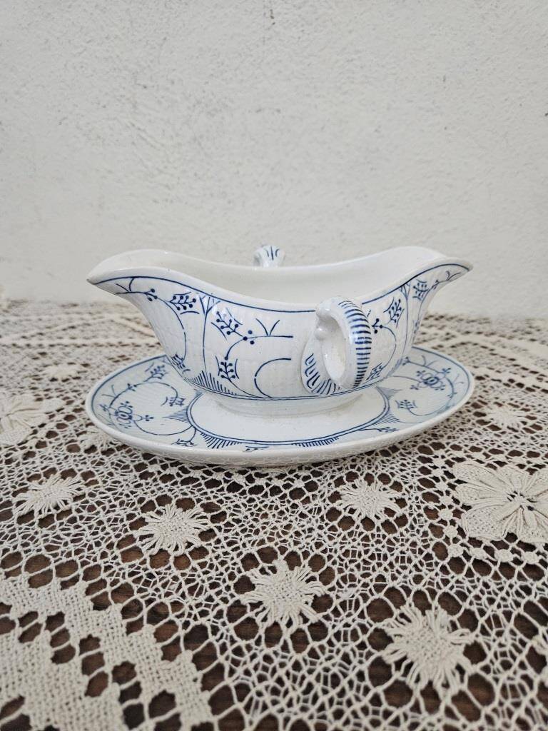 Earthenware gravy boat
