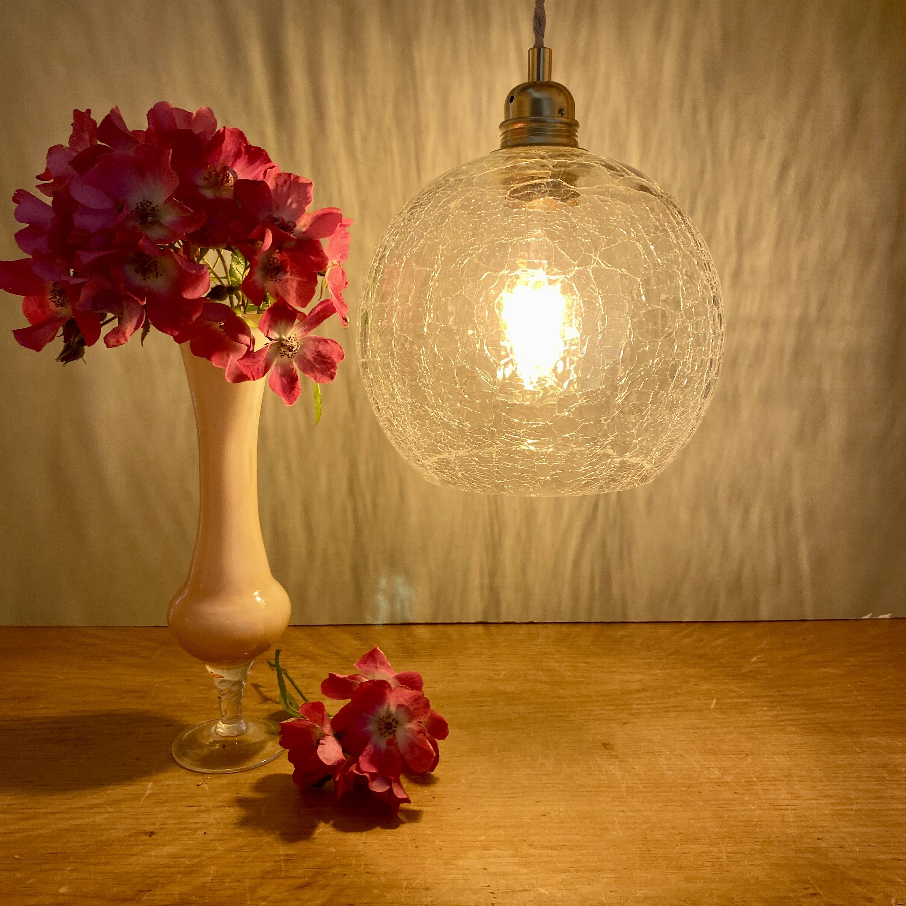 Suspension globe vintage en verre effet craquelé
