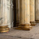deux colonnes et quatre demi-colonnes cannelées, bois sculpté et faux marbre, XVIIIème siècle