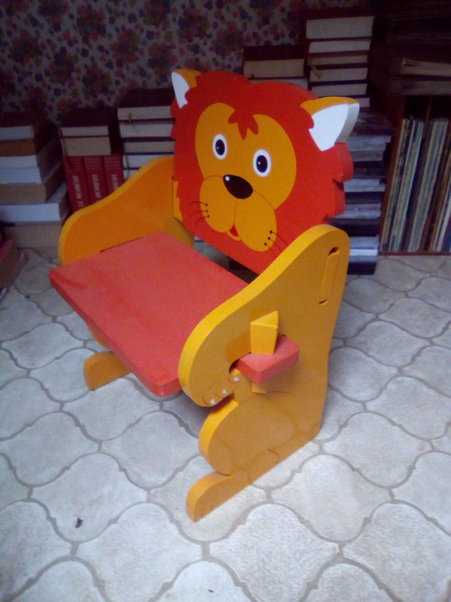 Vintage lion child chair