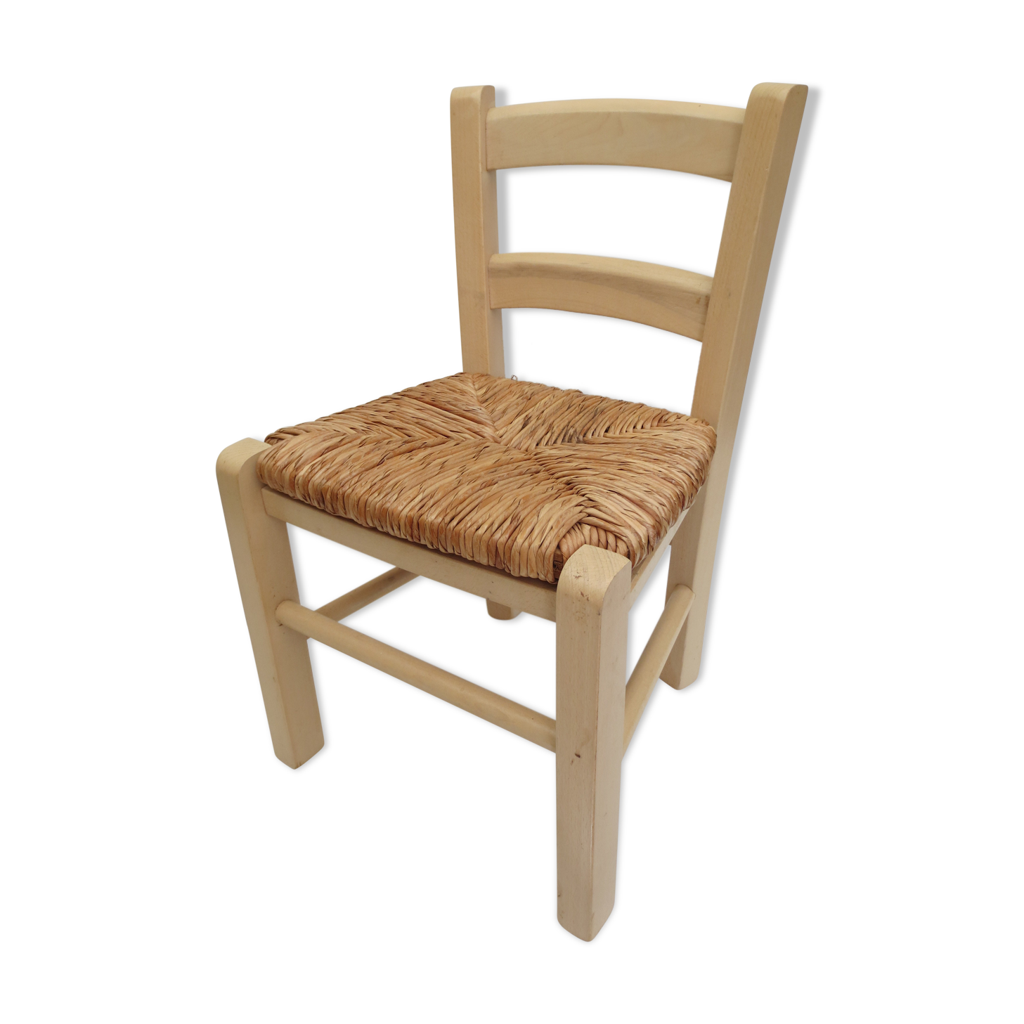 Children's chair of greige color in wood and straw