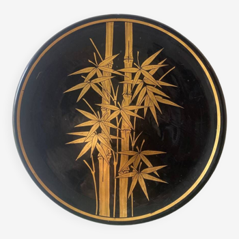 Lacquered wood plate