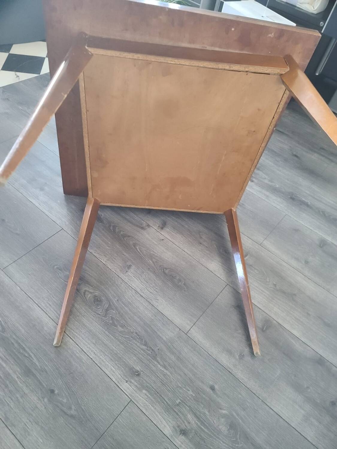 Vintage vitrified portfolio table