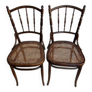 Pair de chaises antiques