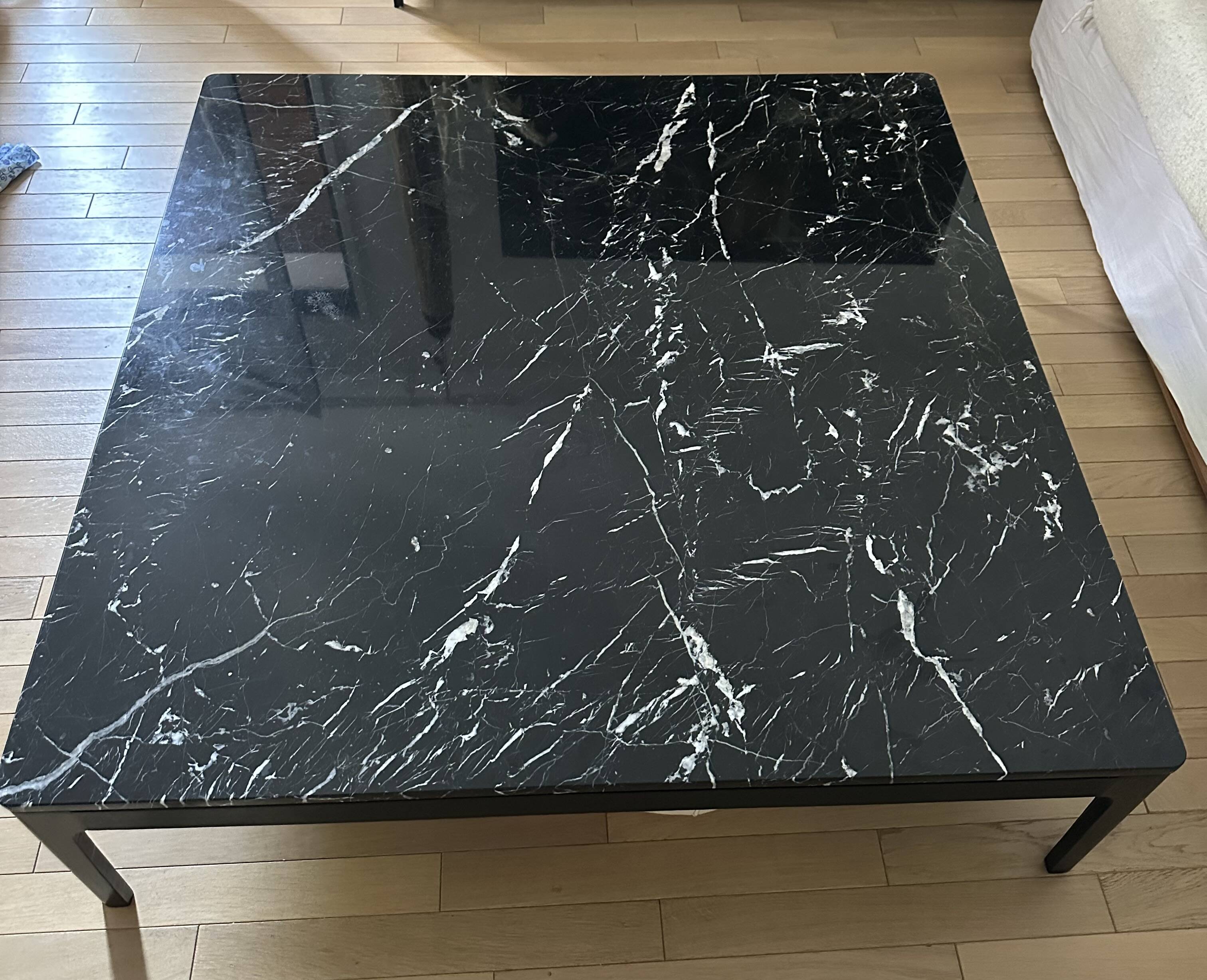 Marble table ampm