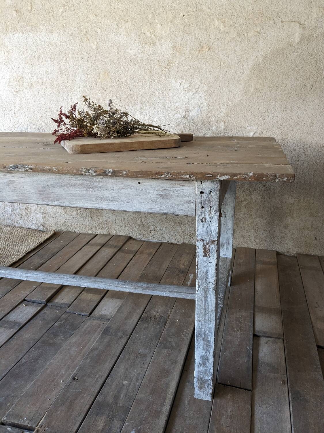 Large farm table for 10 people