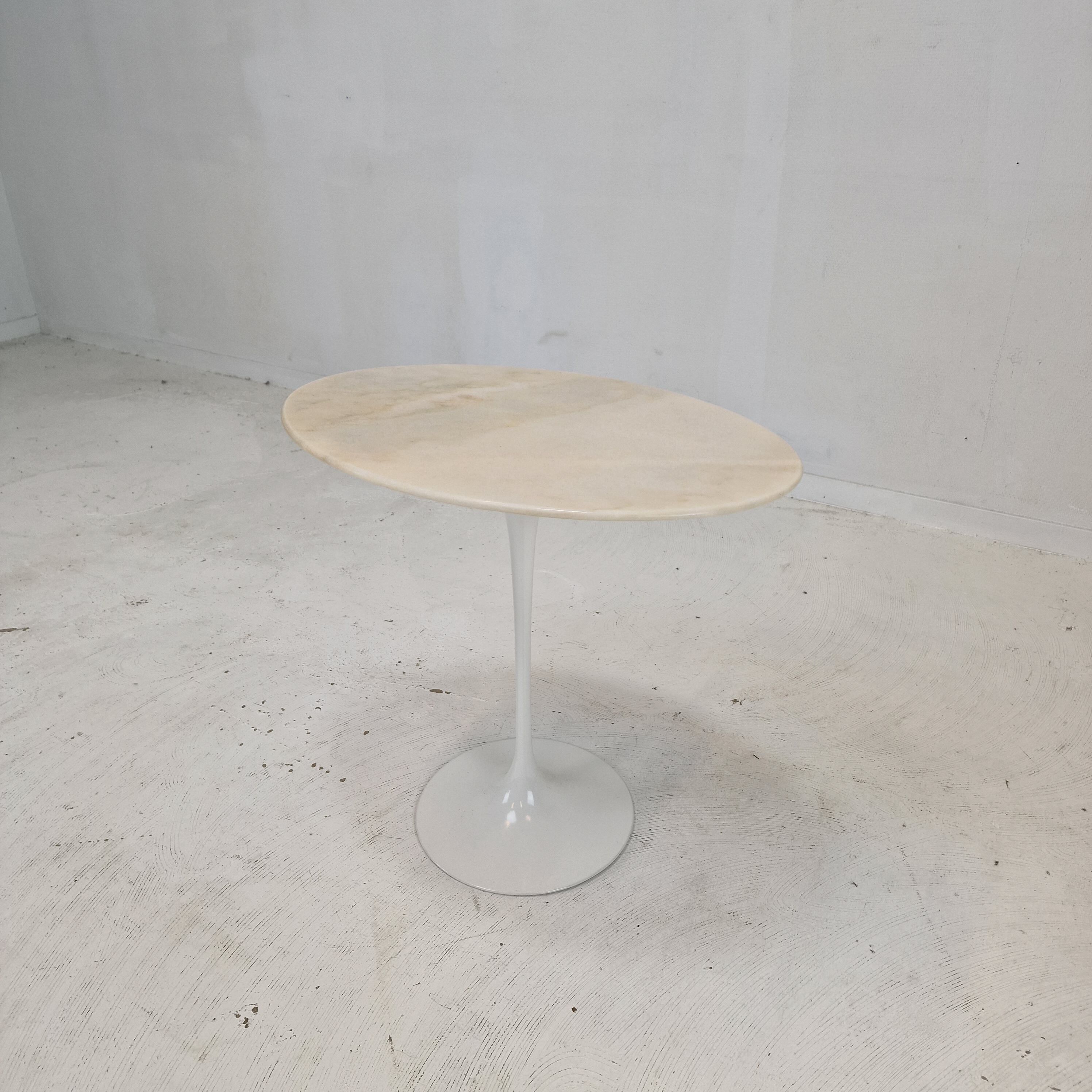Oval Marble Side Table by Eero Saarinen for Knoll