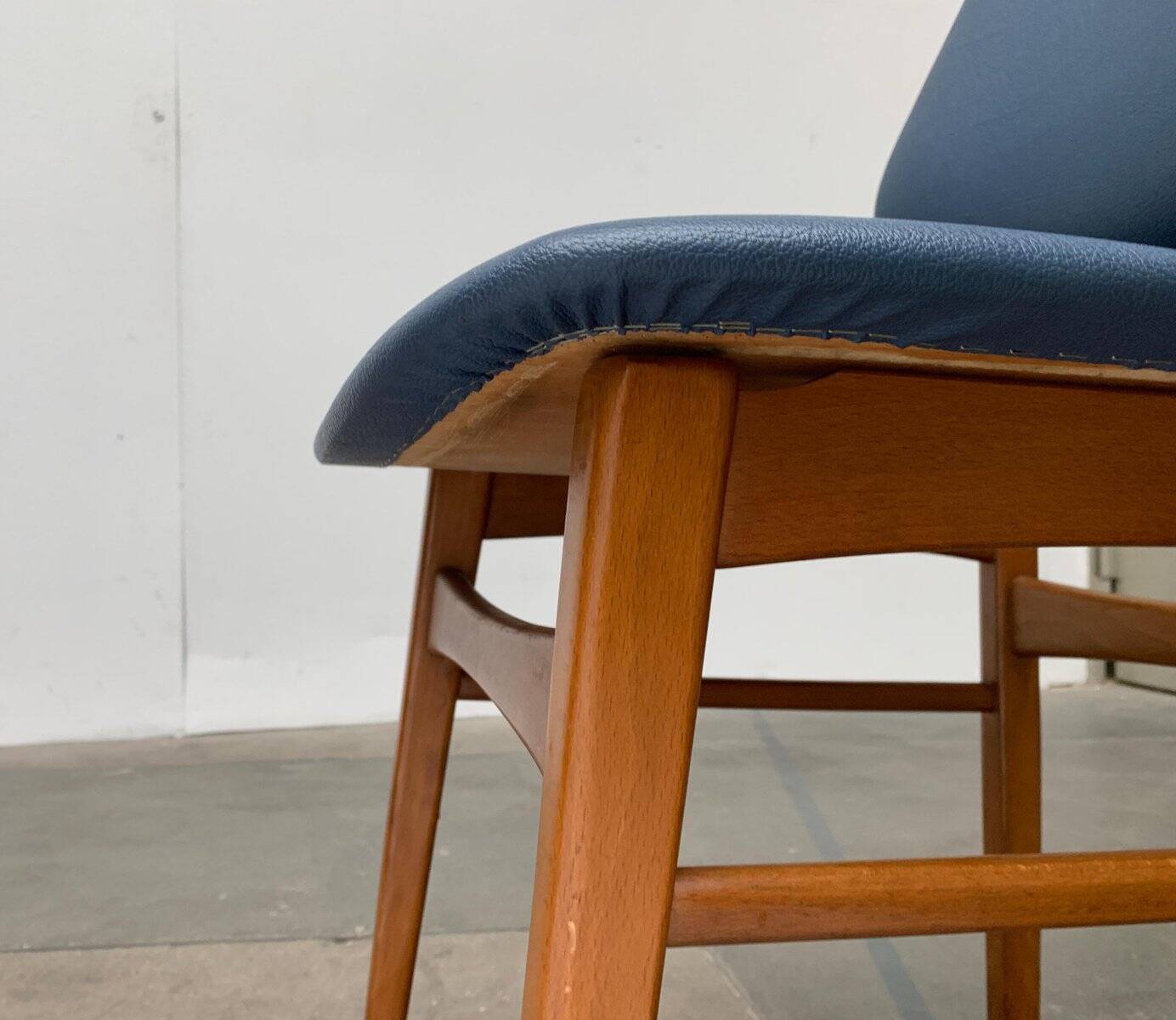 Ensemble de chaises en bois de style mi-siècle