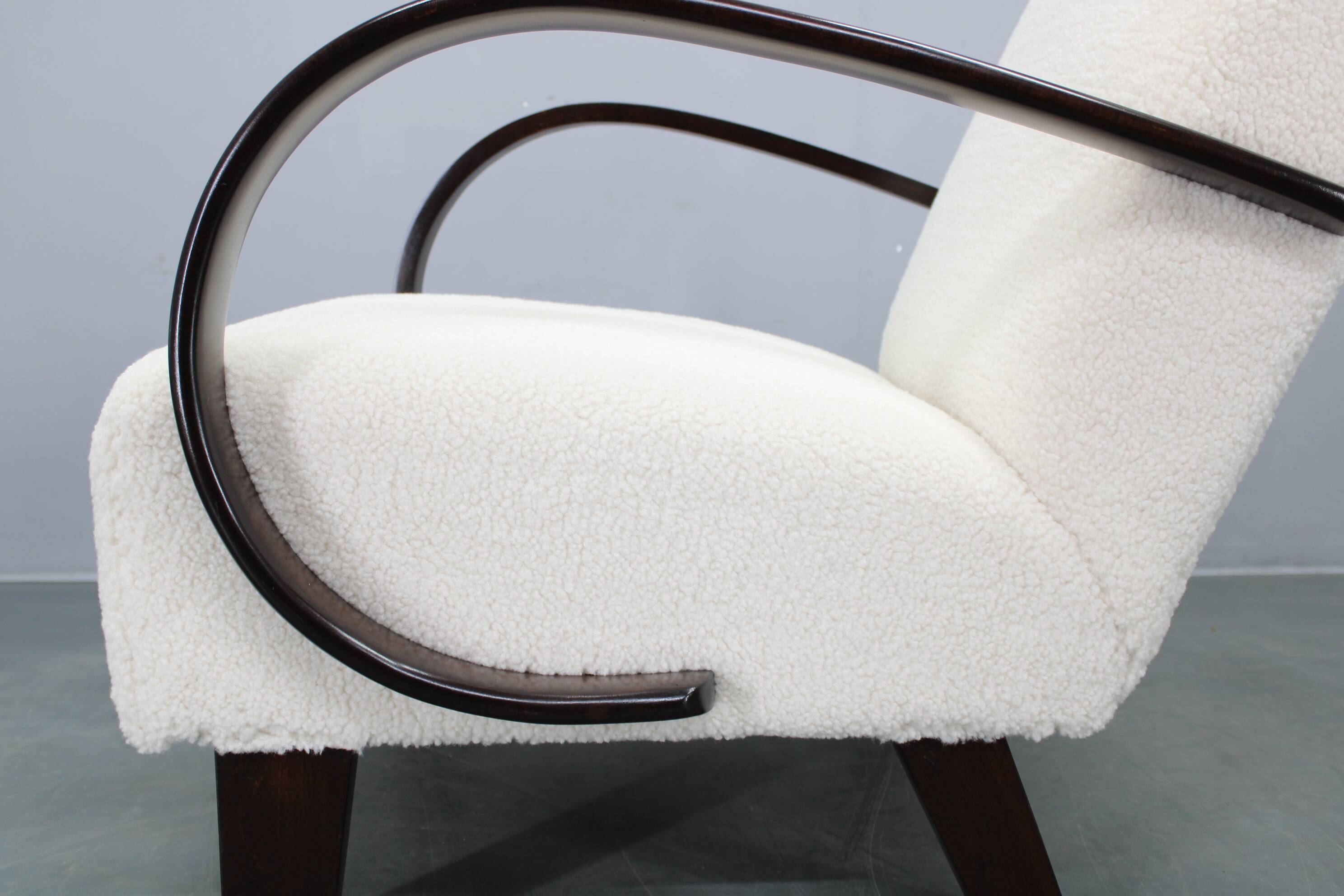1940s Art Deco armchairs by Jindřich Halabala, beech wood upholstered