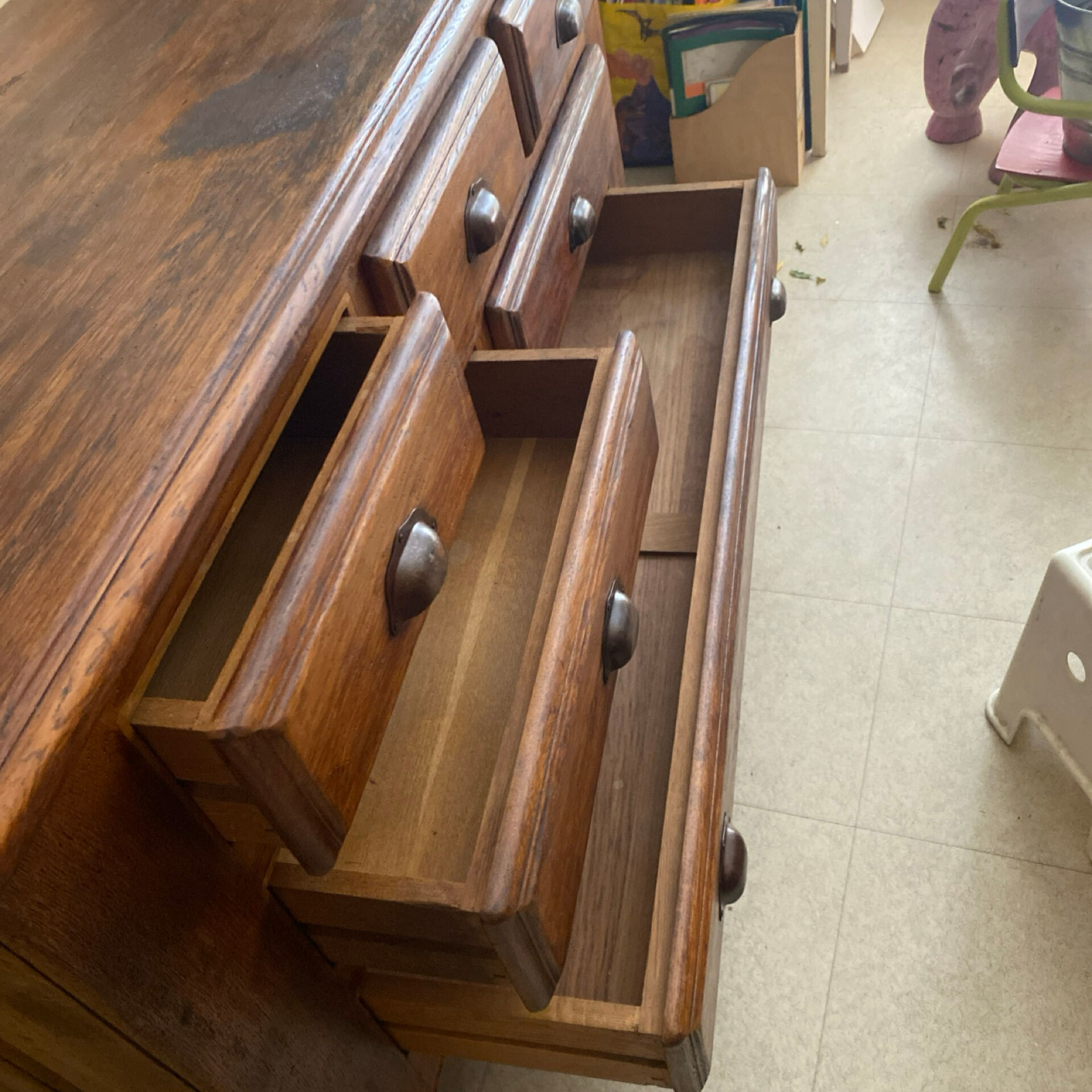 Solid oak chest of drawers