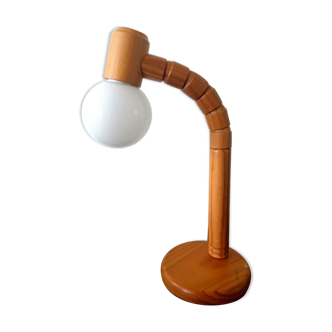 Scandinavian articulated lamp in pine and opaline