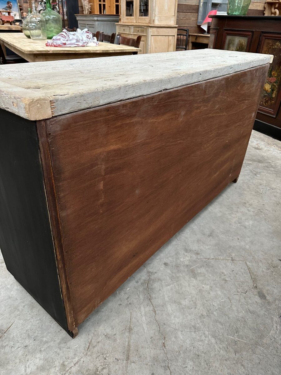 Old workshop furniture with 6 drawers.