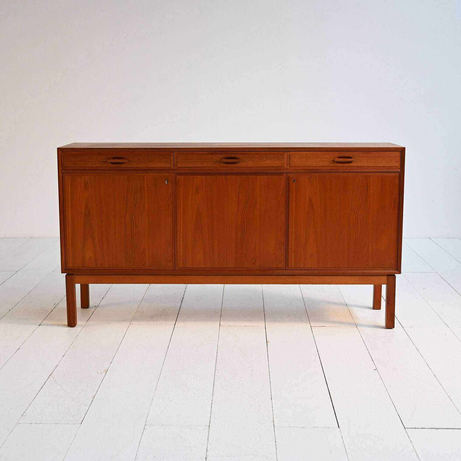 Buffet scandinave en teck, années 1950-60