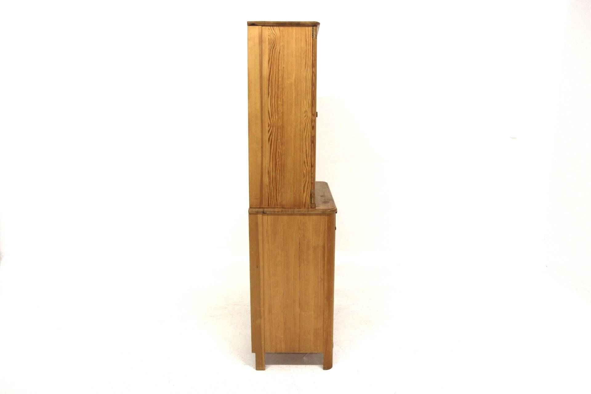Scandinavian pine cabinet "Vapensmeden", Carl Malmsten for Svensk Fur, Sweden, 1950