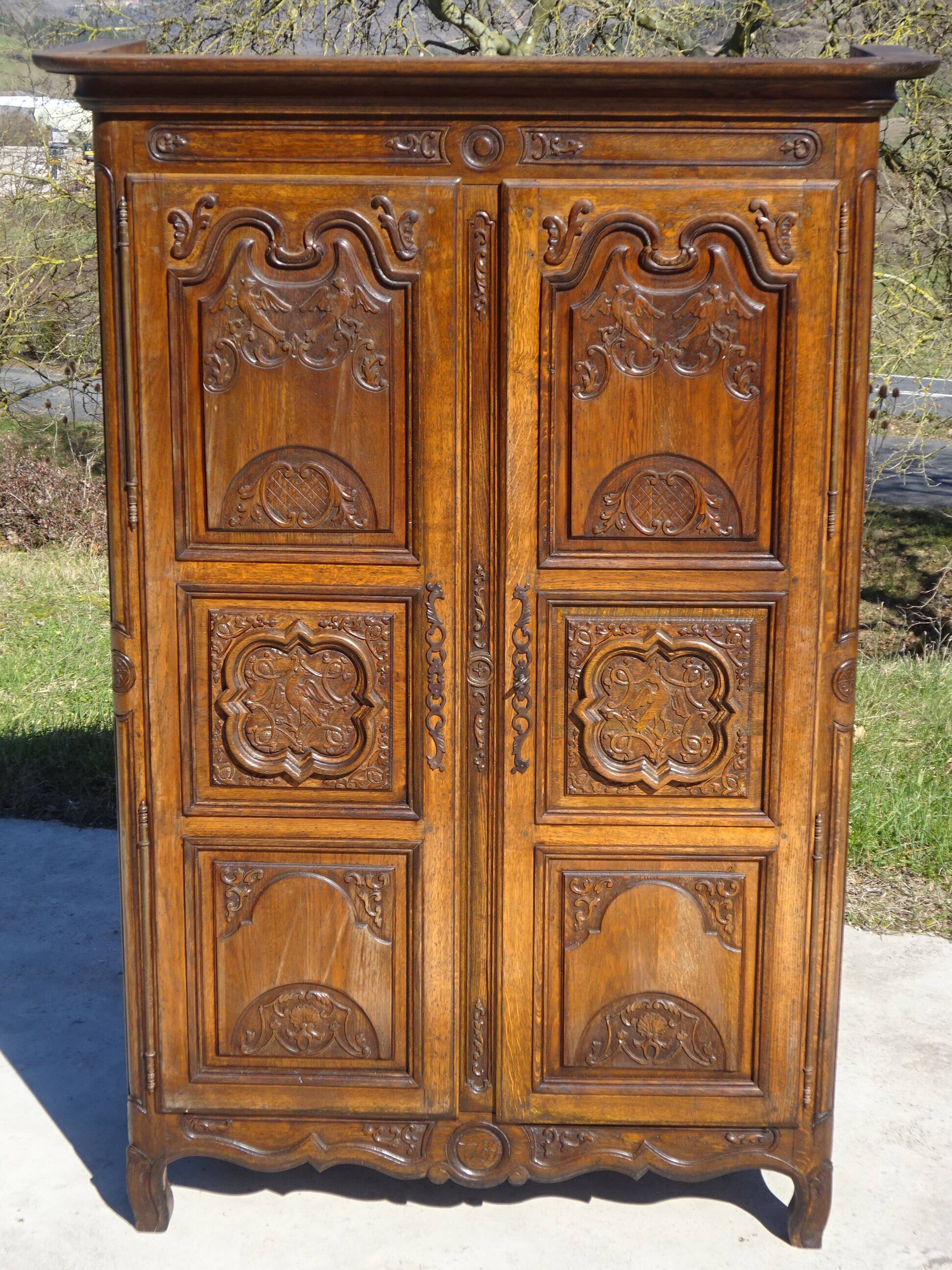 Solid oak wardrobe, Renaissance style