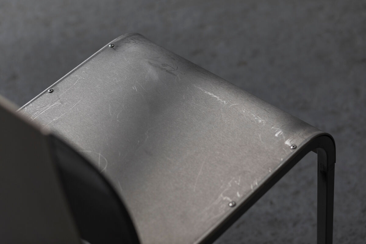 Set of 6 dining chairs in bent aluminum, 1980’s