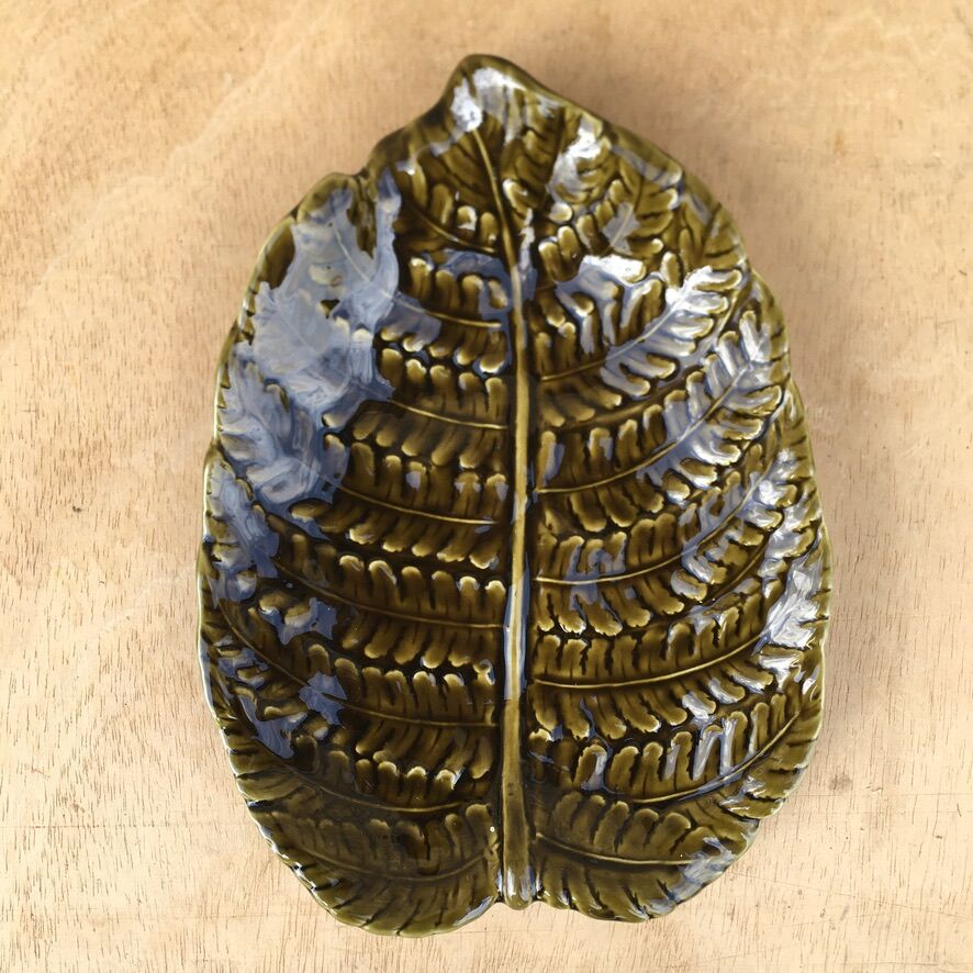 Asparagus dish in the shape of a Fern - Atelier d'art Sarreguemines