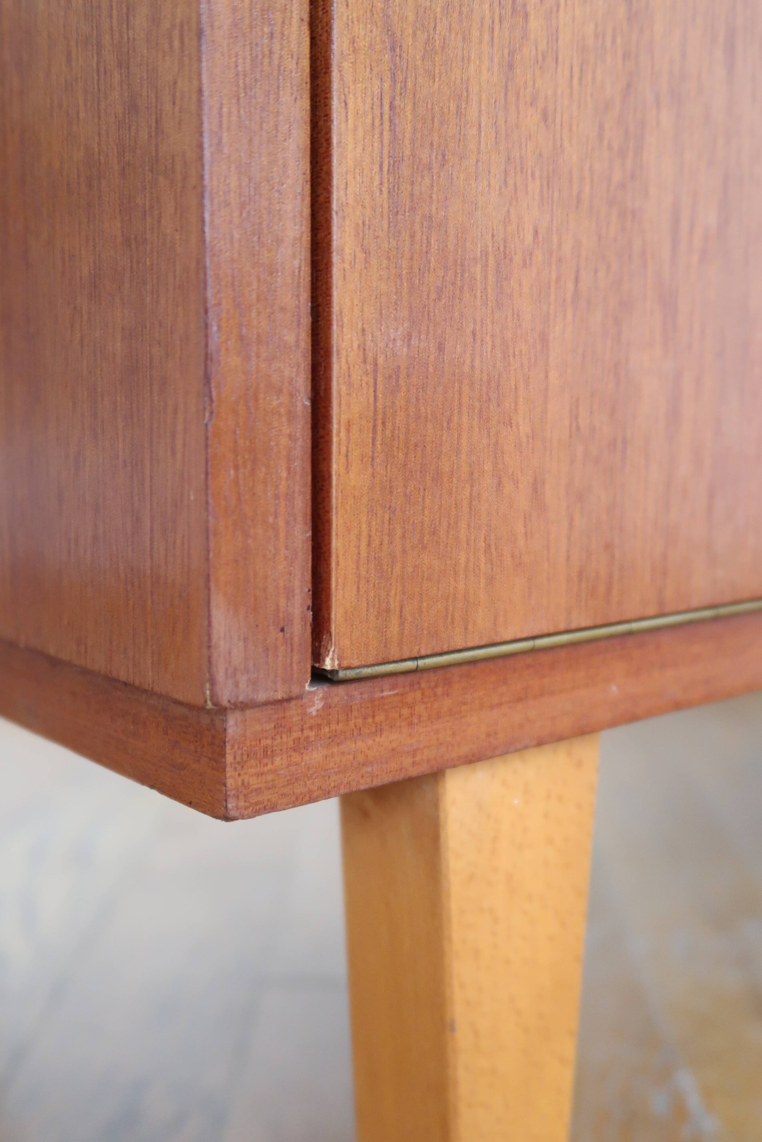 Small Scandinavian row