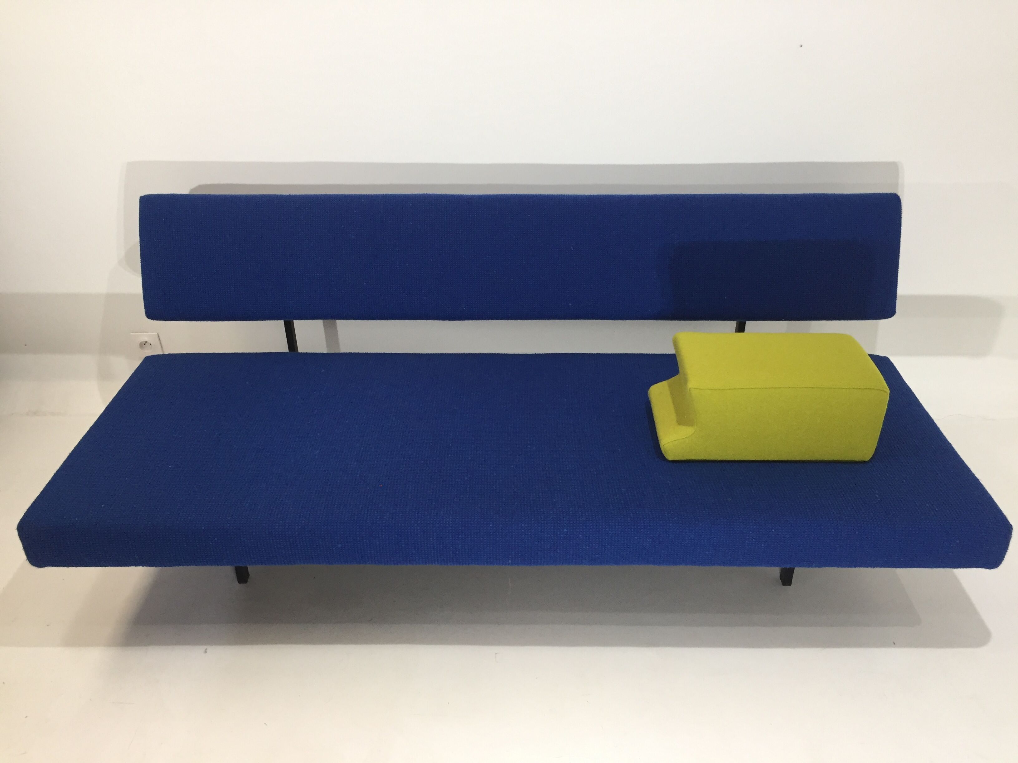 Martin Visser's resting bed sofa, Spectrum 1960 edition