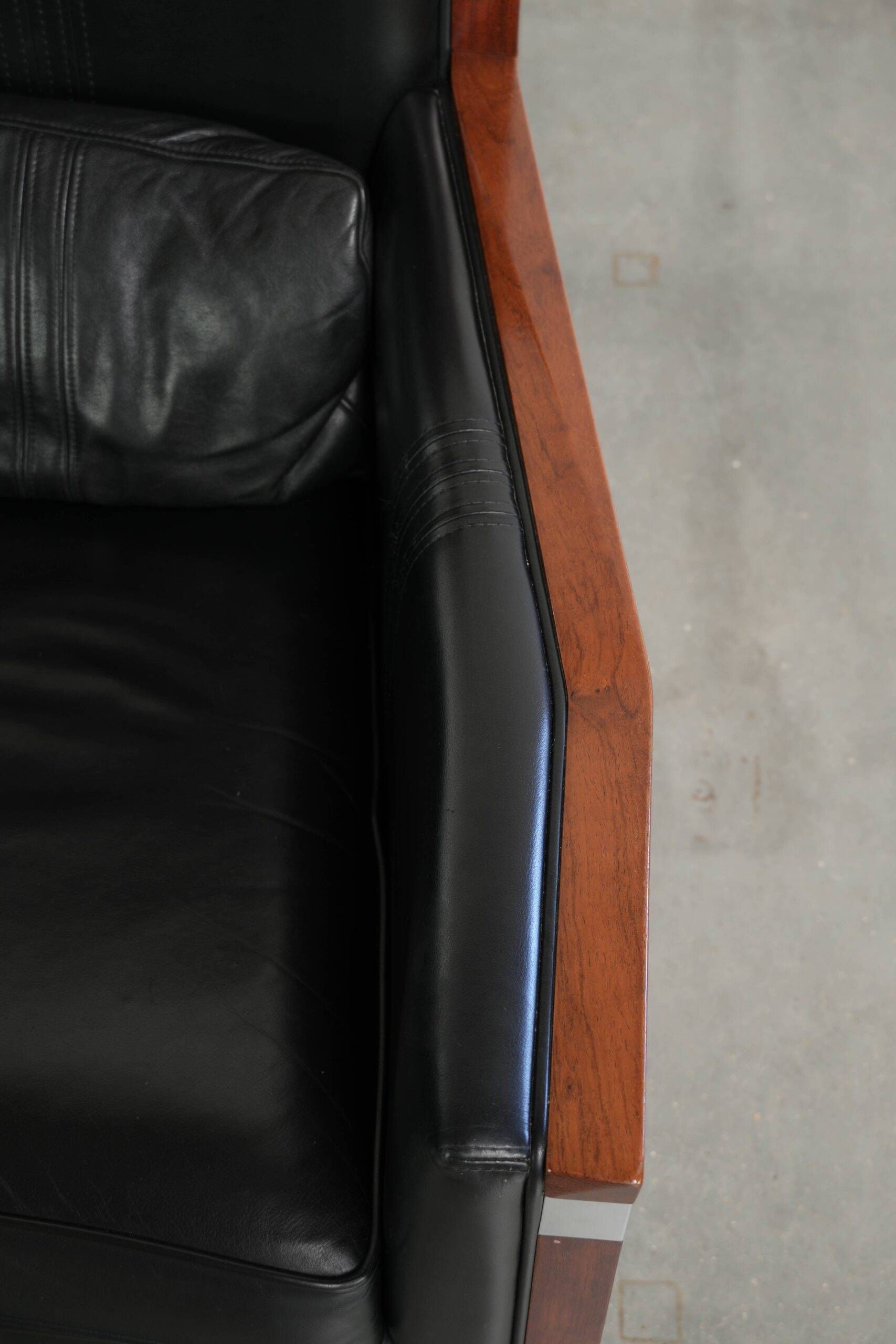 Cow leather Art Deco design armchair with a timeless look