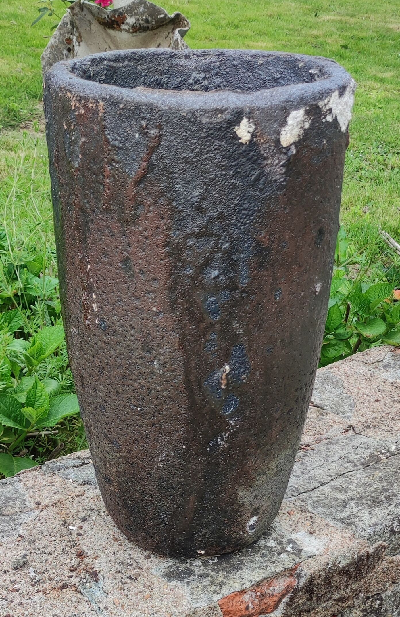 Former foundry/industrial decoration crucible