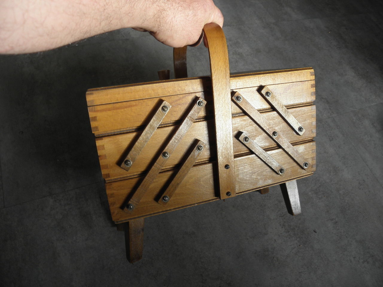 Travailleuse en bois