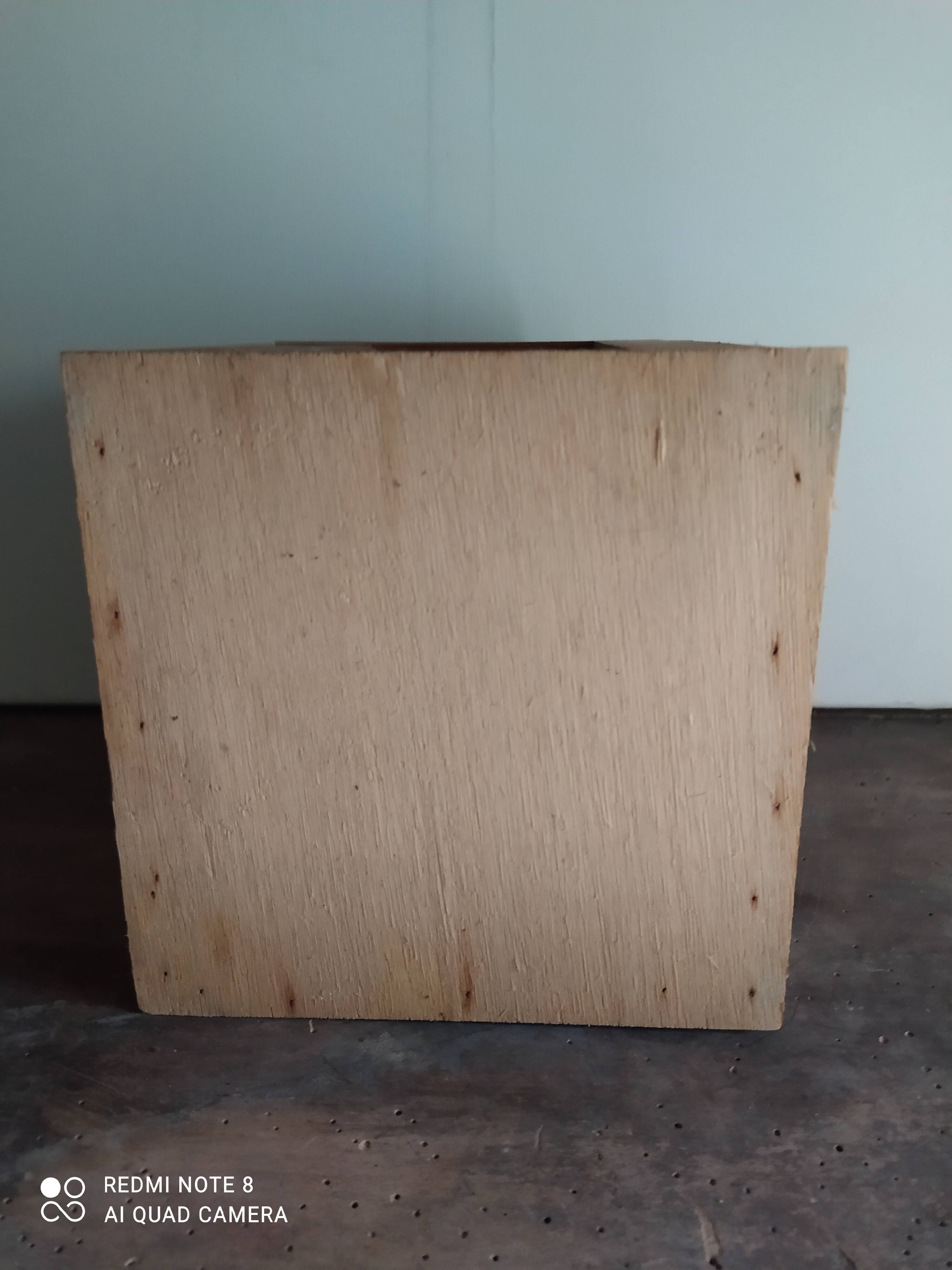 Guillotine cheese maker