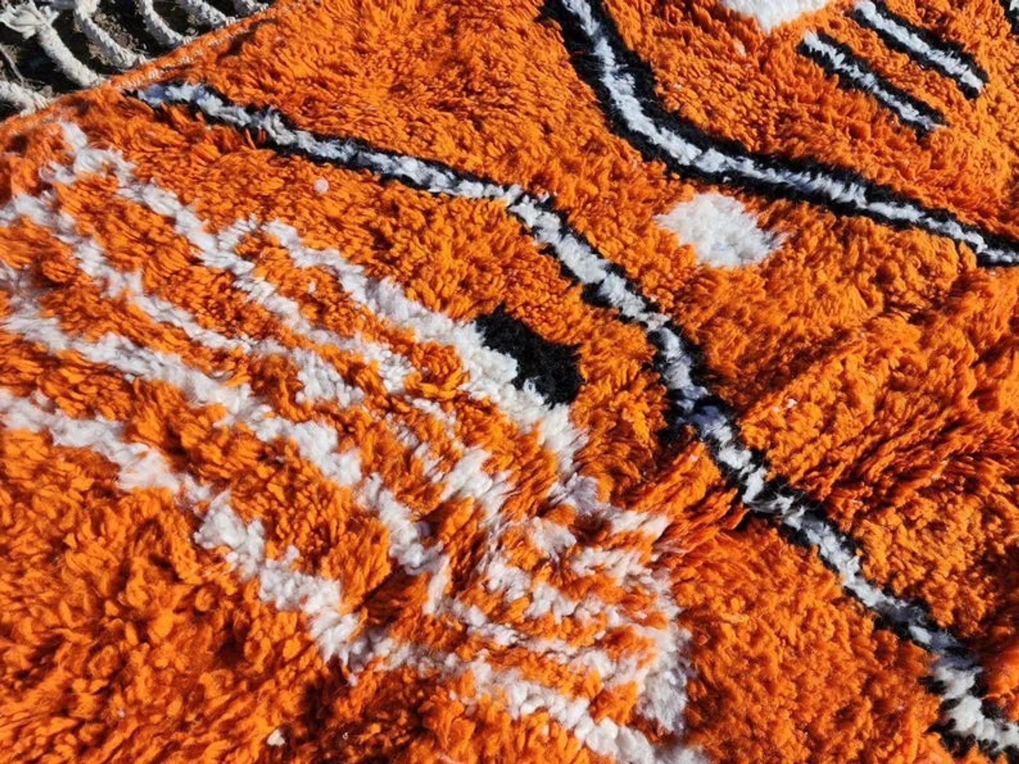 Orange Beni Ouarain Moroccan rug 300x200 cm – graphic patterns