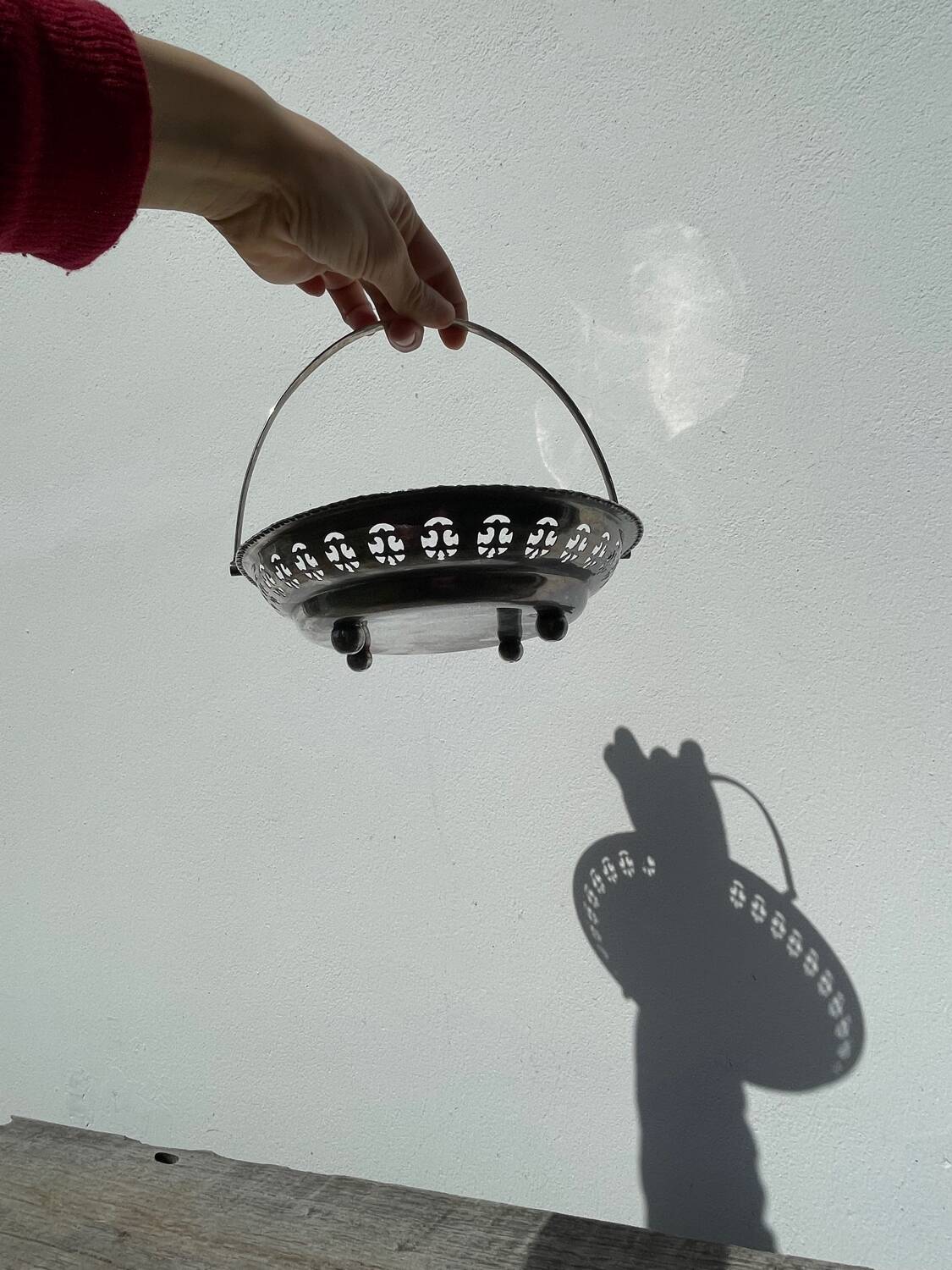 Oval dish with silver-plated metal handle