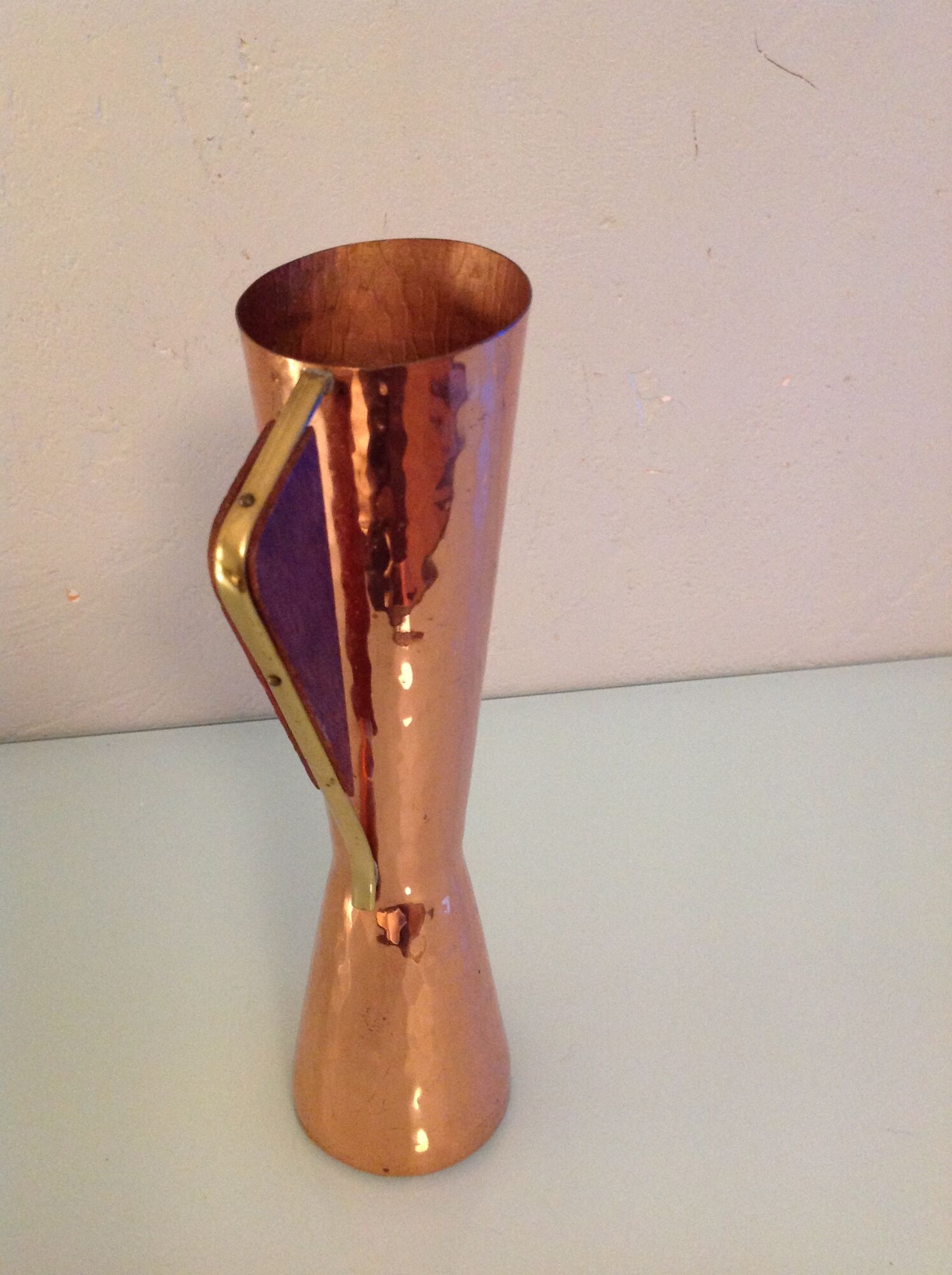 Diabolo vase in hammered red copper 60/70