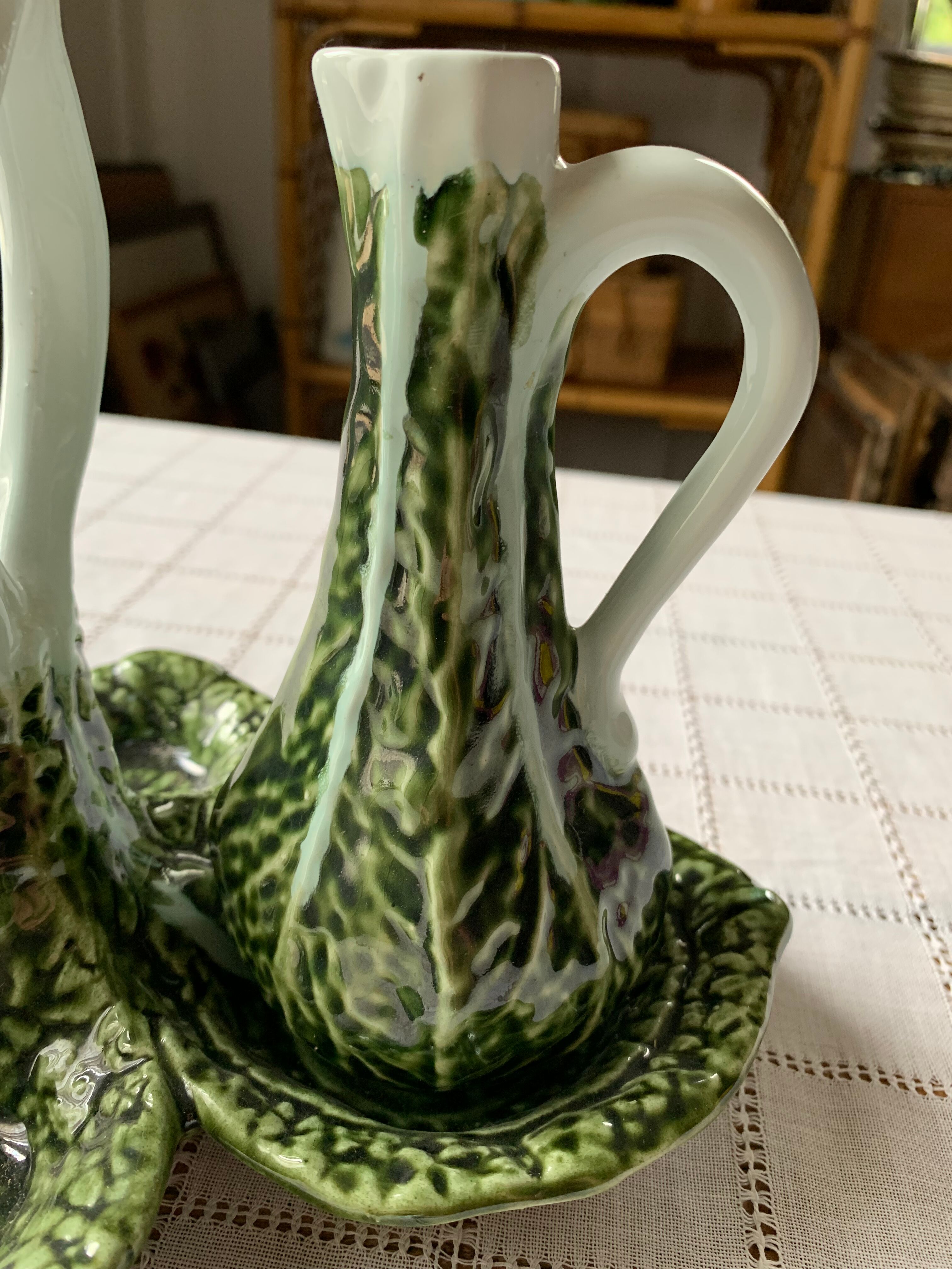 Servant oiler and vinegar cabbage slurry in slurry