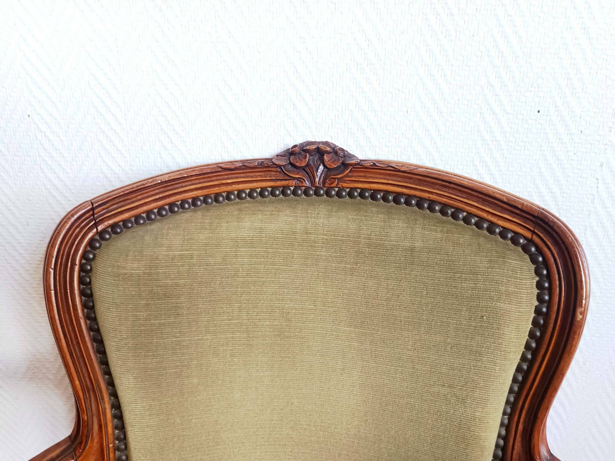 Fauteuil cabriolet vert Louis XV