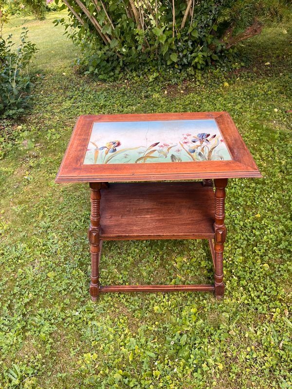 Petite table ancienne