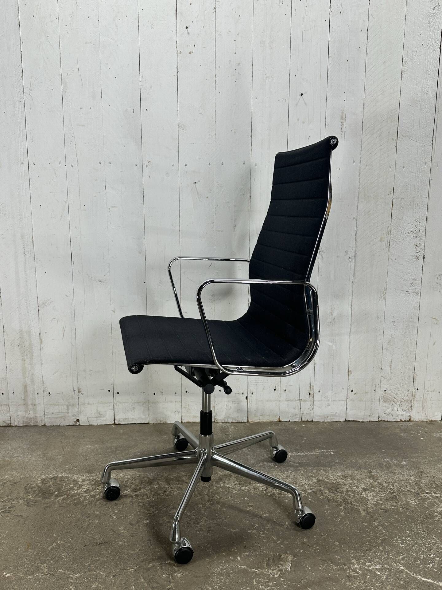 Eames EA 119 Office Chair