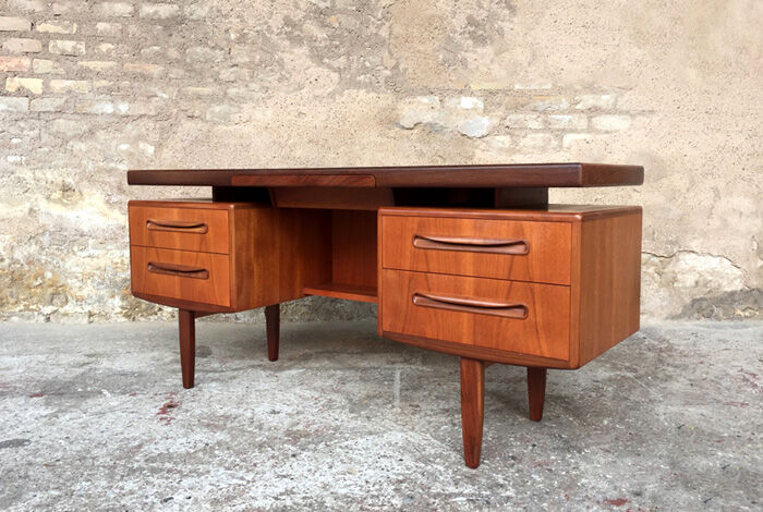 Scandinavian teak desk by Victor Wilkins for G-Plan