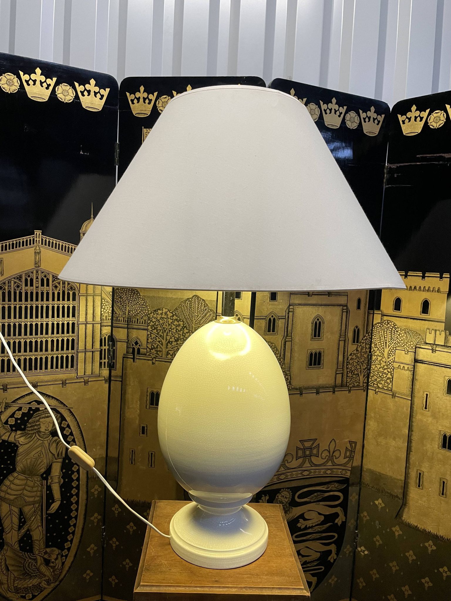 Cracked porcelain egg lamp 1980