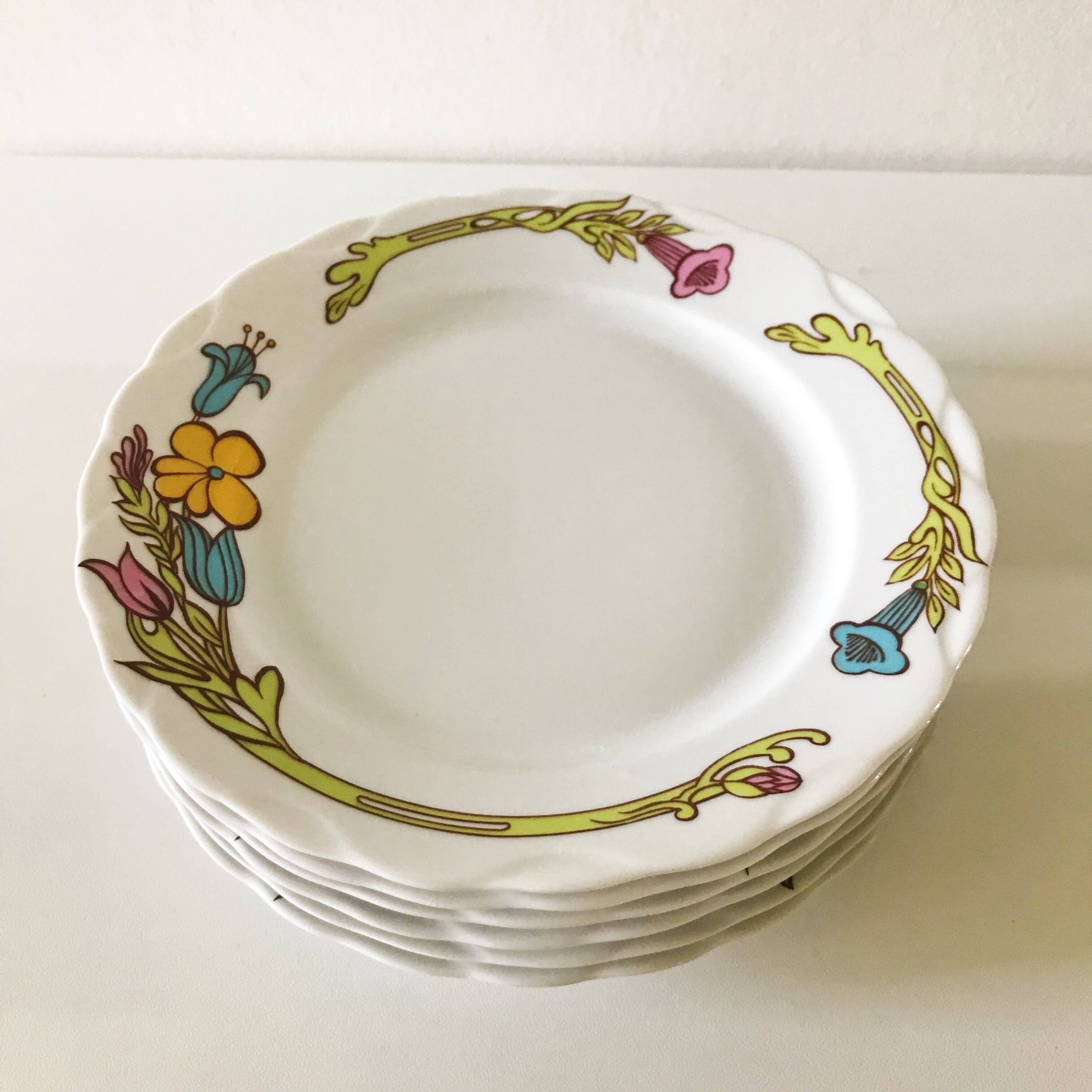 Lot of 6 porcelain dessert plates 70s
