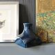 Vase contemporain en céramique émaillée bleue