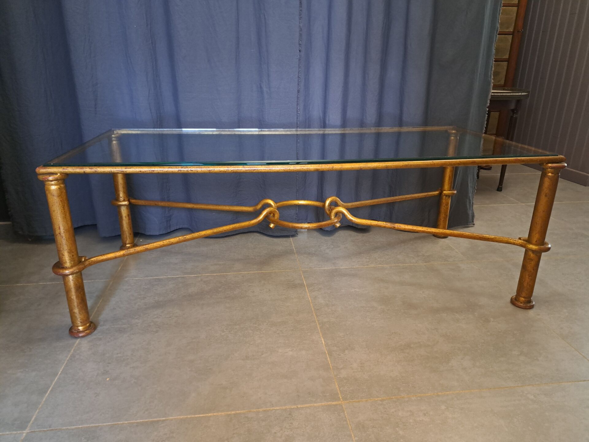 Table basse Hermes de G. Banci en métal doré