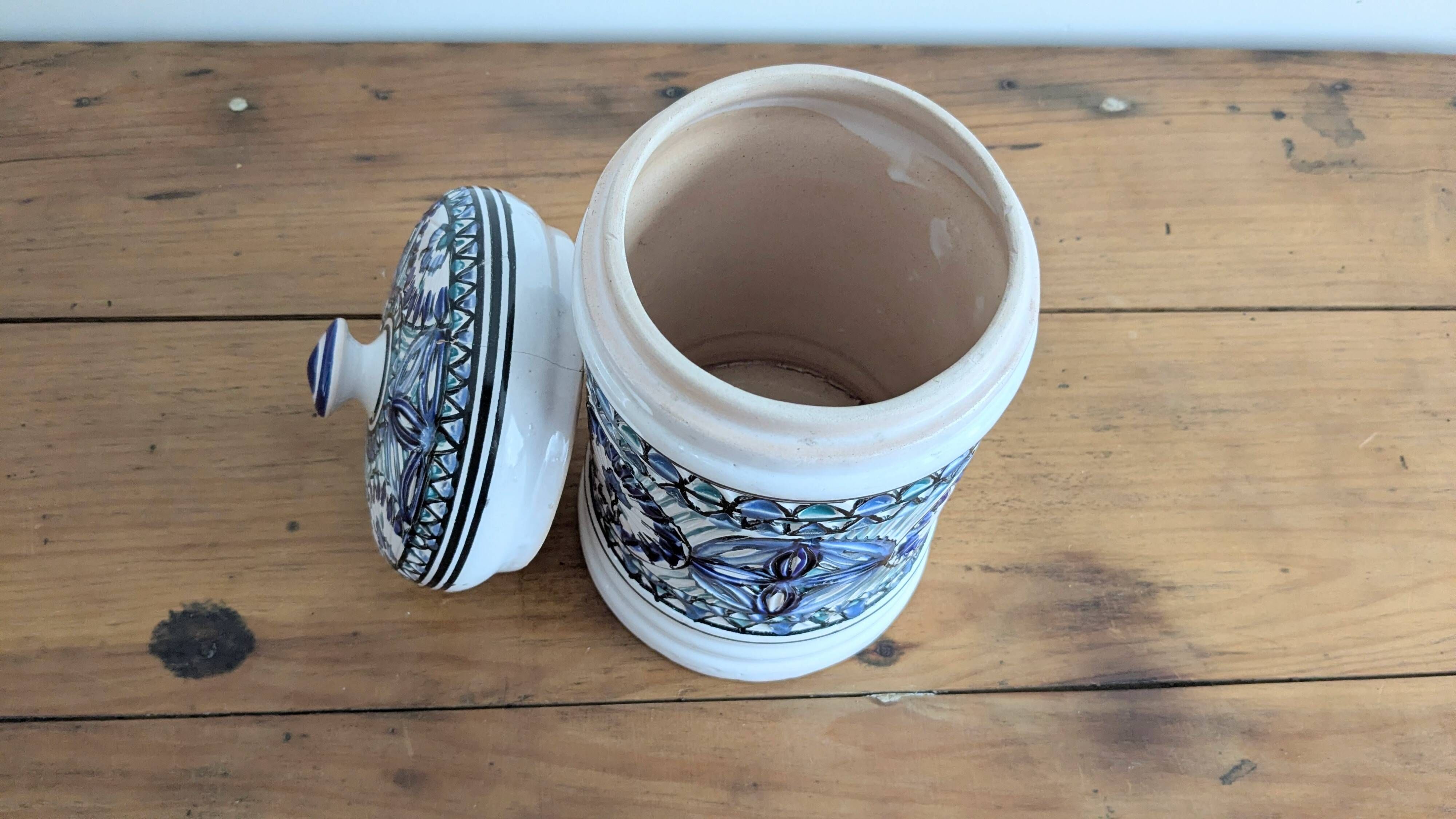 Covered ceramic pot, Tunisian artisan – 1970s – Blue and turquoise