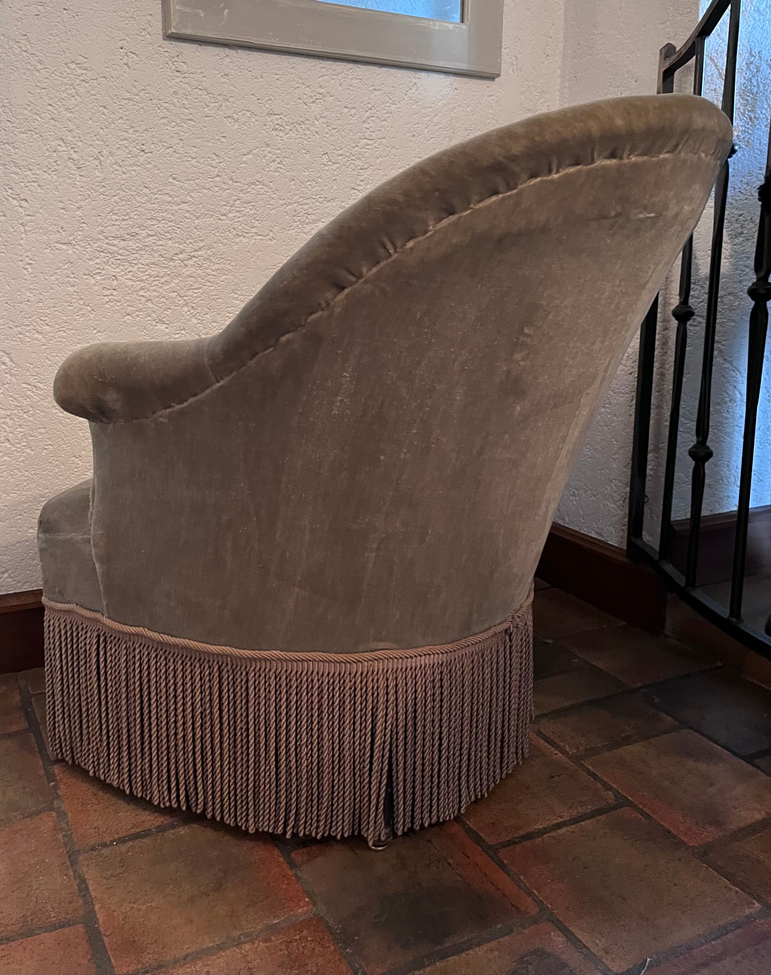 Almond green toad armchair