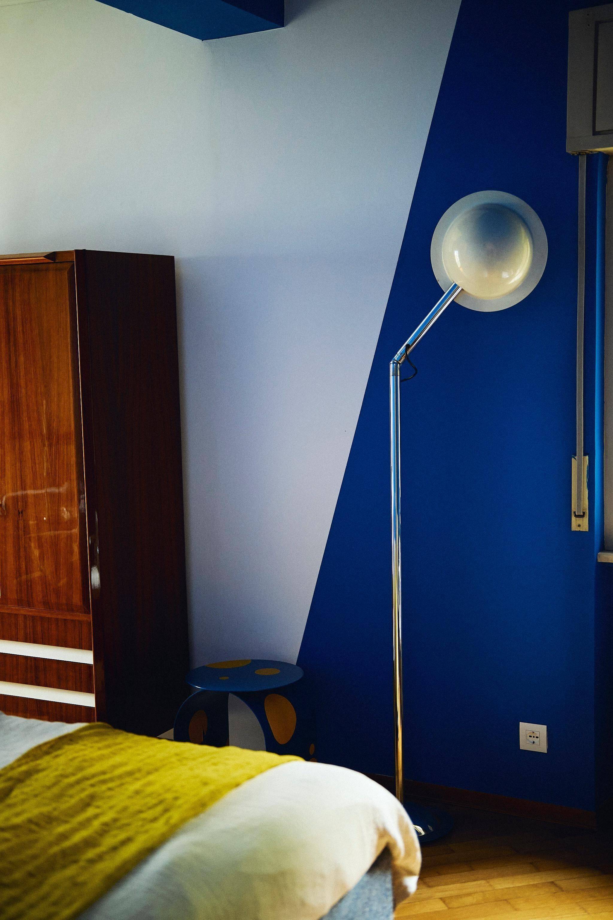 Vintage Italian Space Age Floor Lamp in Chromed Metal with "Flying Saucer" Shade